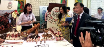 CEO Vinasamex Nguyễn Thị Huyền: Khao khát vẽ thêm những con đường hương liệu